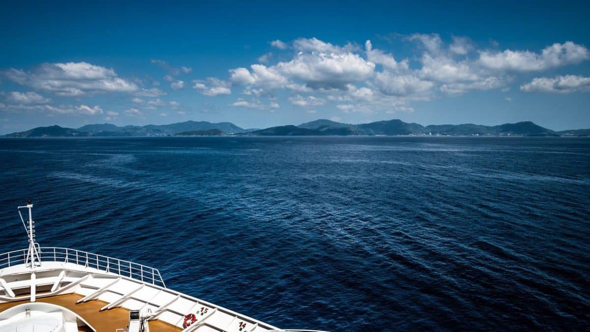 Vue sur le paysage depuis un bateau de croisière