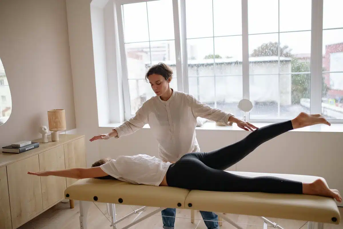 massage  yoga