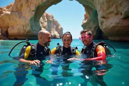 Groupe de plongeurs en eaux profondes près de Gozo